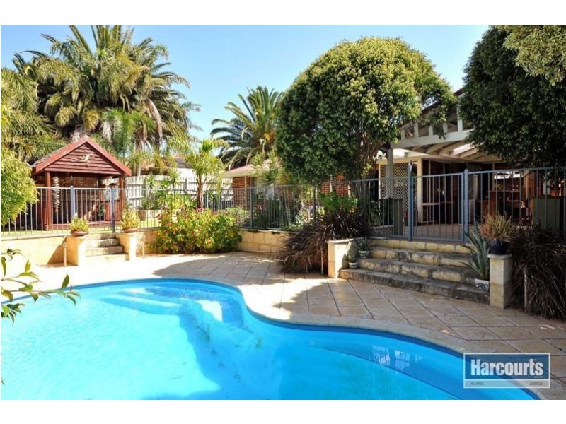 19 Serpentine Gardens, Clarkson WA 6030