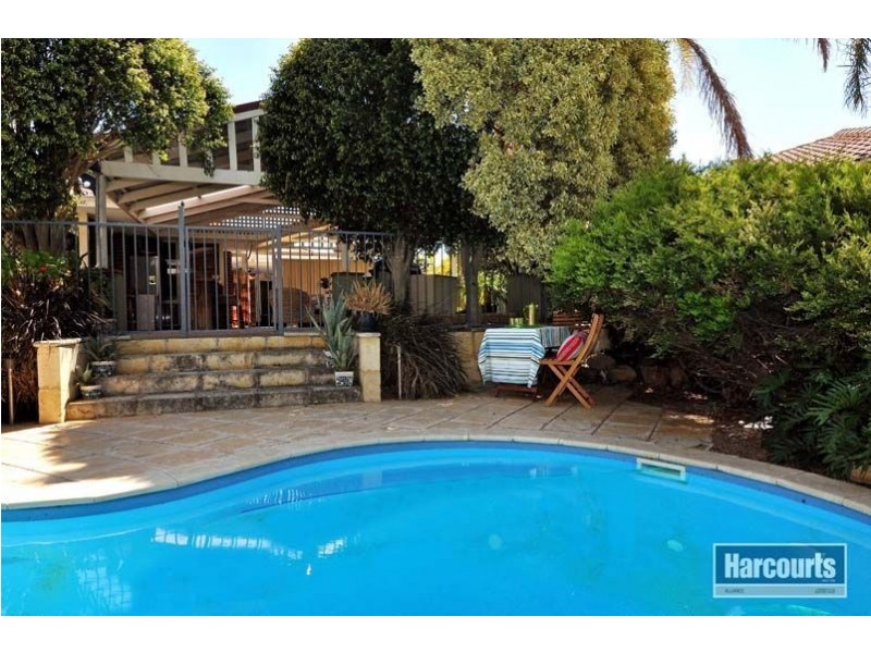 19 Serpentine Gardens, Clarkson WA 6030