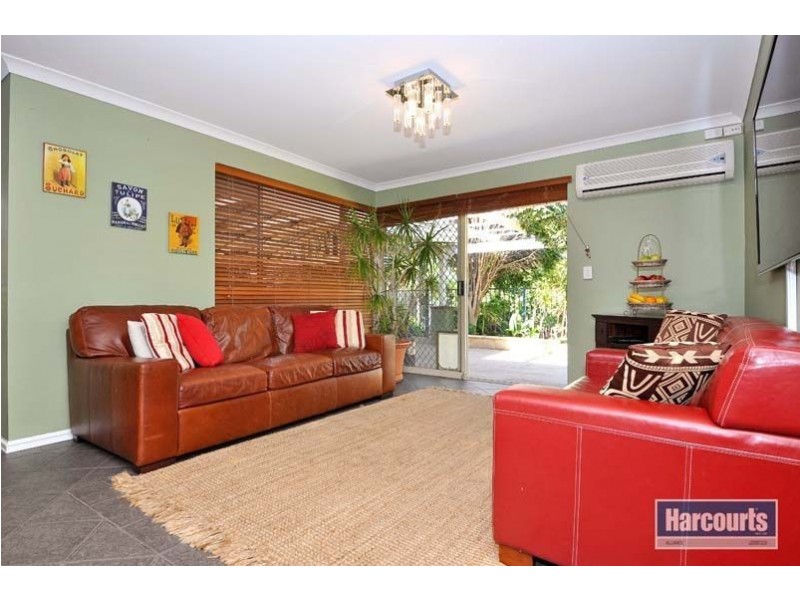 19 Serpentine Gardens, Clarkson WA 6030