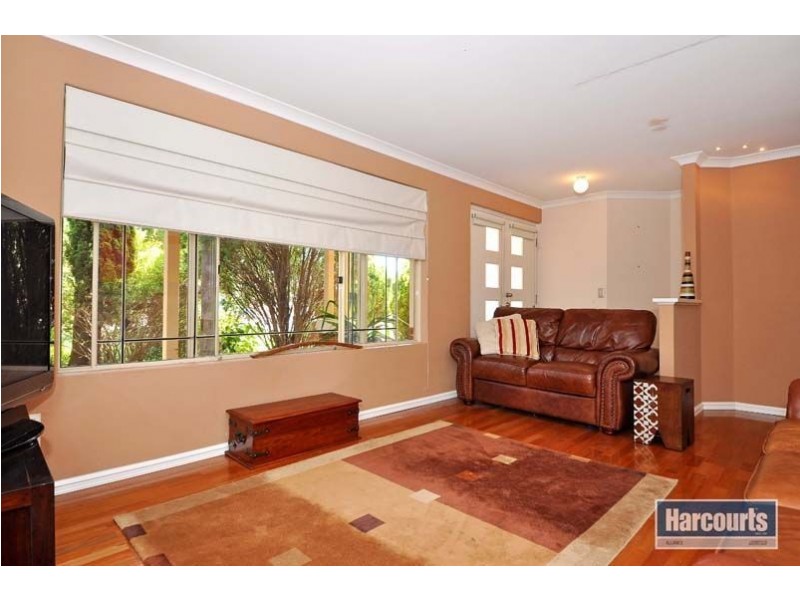 19 Serpentine Gardens, Clarkson WA 6030