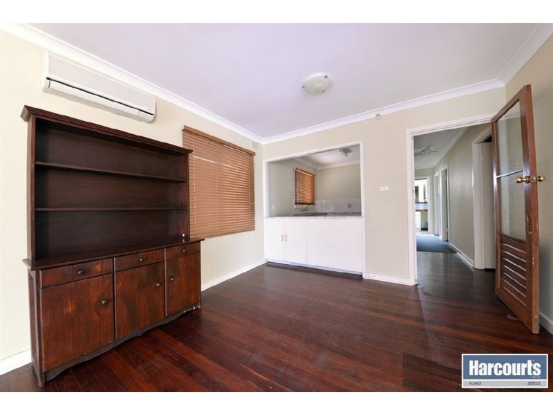 27 Brecknock Way, Girrawheen WA 6064