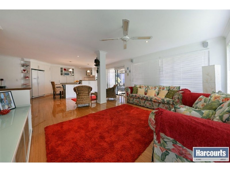 3 Vanguard Place, Currambine WA 6028