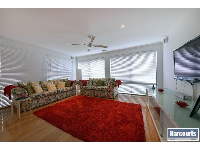 3 Vanguard Place, Currambine WA 6028