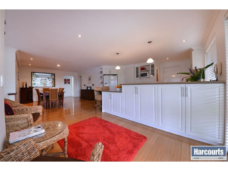 3 Vanguard Place, Currambine WA 6028