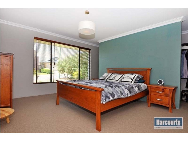 14 Wilmot Bend, Madeley WA 6065