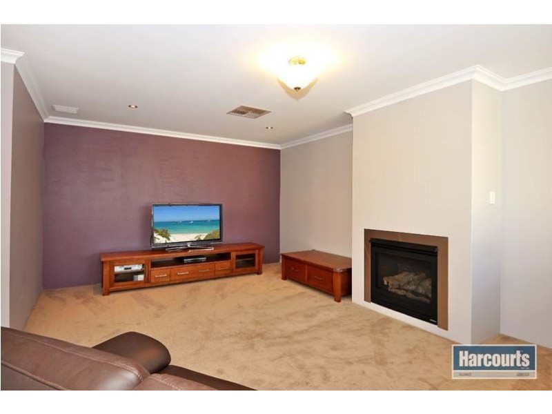 14 Wilmot Bend, Madeley WA 6065