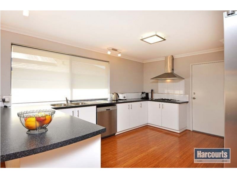 14 Wilmot Bend, Madeley WA 6065