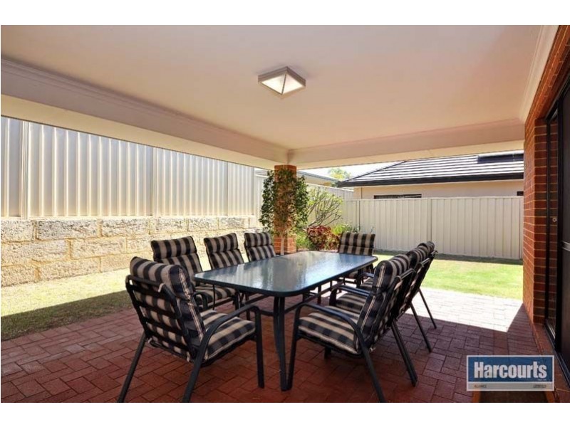 14 Wilmot Bend, Madeley WA 6065