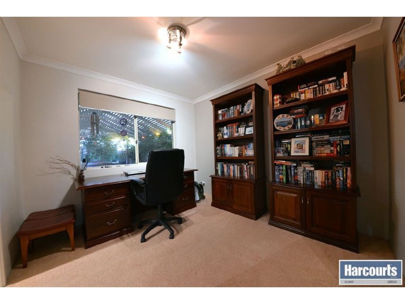 8 Vilamour Close, Currambine WA 6028