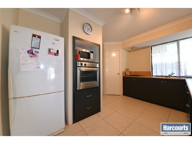 35 Brunswick Circuit, Banksia Grove WA 6031