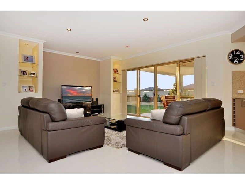 25 Bramley Loop, Madeley WA 6065