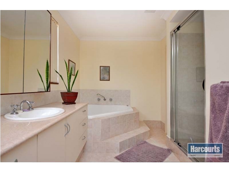 14 Woodlake Retreat, Kingsley WA 6026