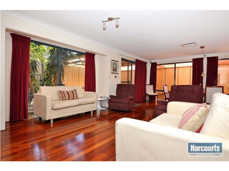 14 Woodlake Retreat, Kingsley WA 6026