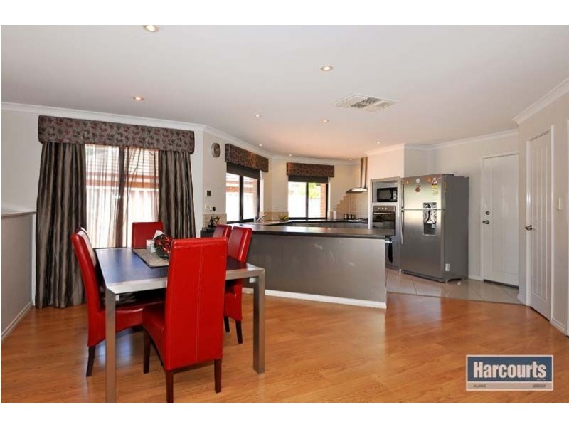 61 Palmerston Crescent, Tapping WA 6065