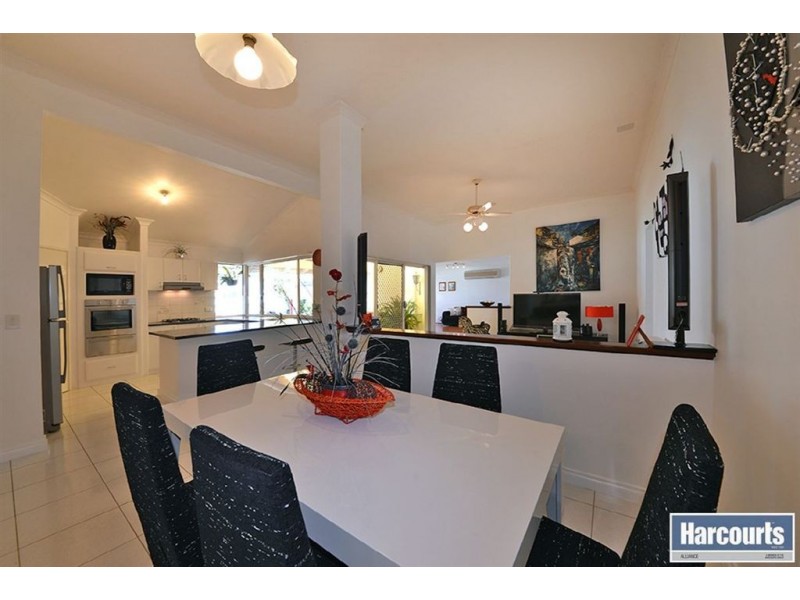 17 Meadowbrook Promenade, Currambine WA 6028