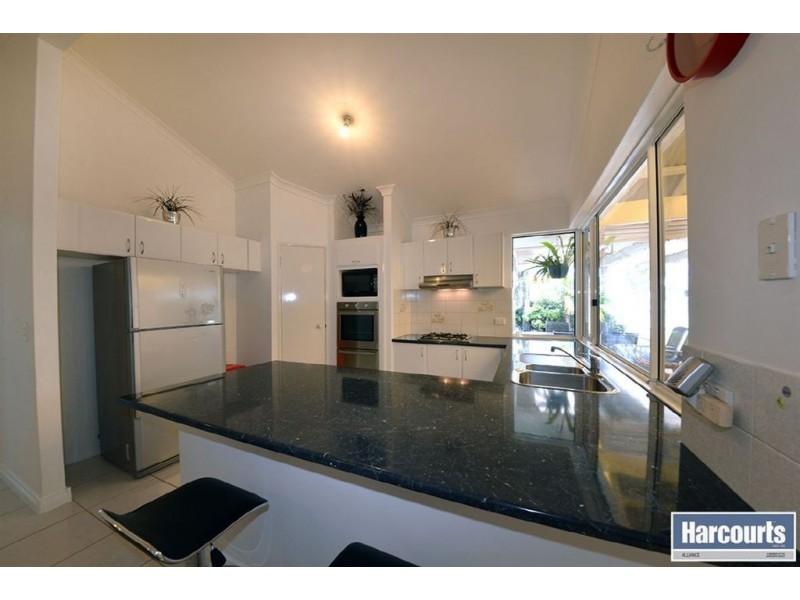 17 Meadowbrook Promenade, Currambine WA 6028