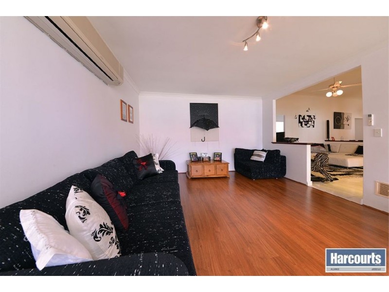 17 Meadowbrook Promenade, Currambine WA 6028