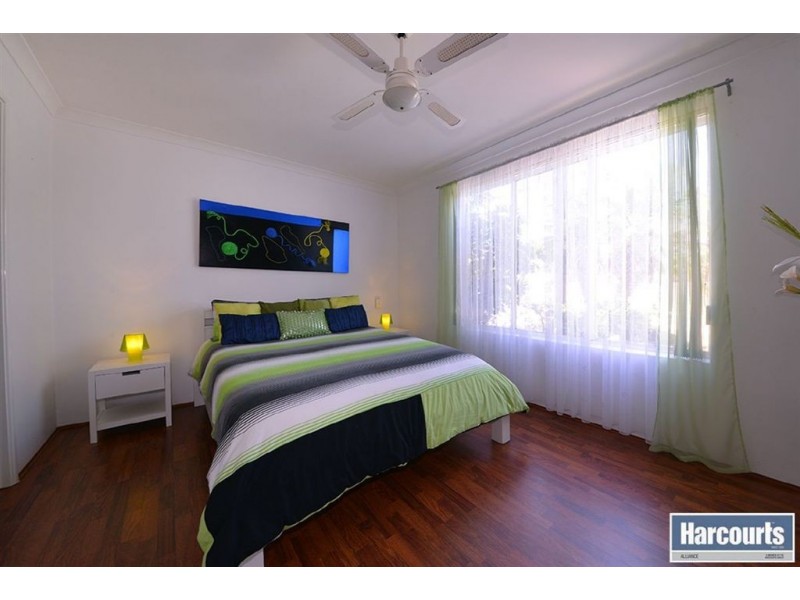 17 Meadowbrook Promenade, Currambine WA 6028