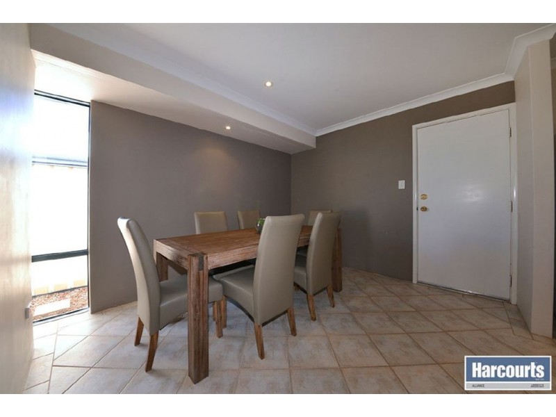 14 Tableland Way, Carramar WA 6031