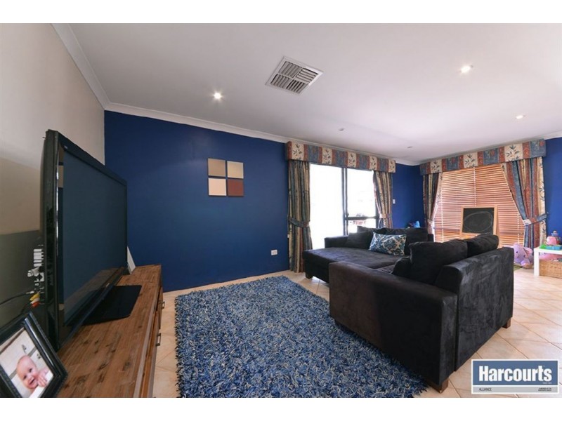 14 Tableland Way, Carramar WA 6031