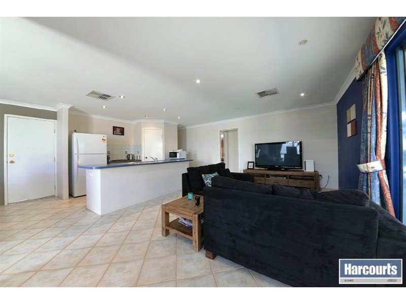 14 Tableland Way, Carramar WA 6031