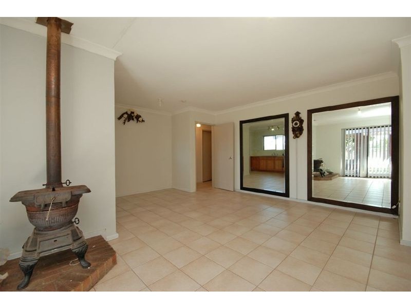 180 Bridgewater Drive, Kallaroo WA 6025