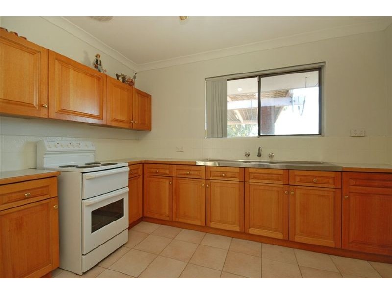 180 Bridgewater Drive, Kallaroo WA 6025