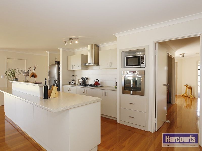 11 Ginsburg Turn, Tapping WA 6065