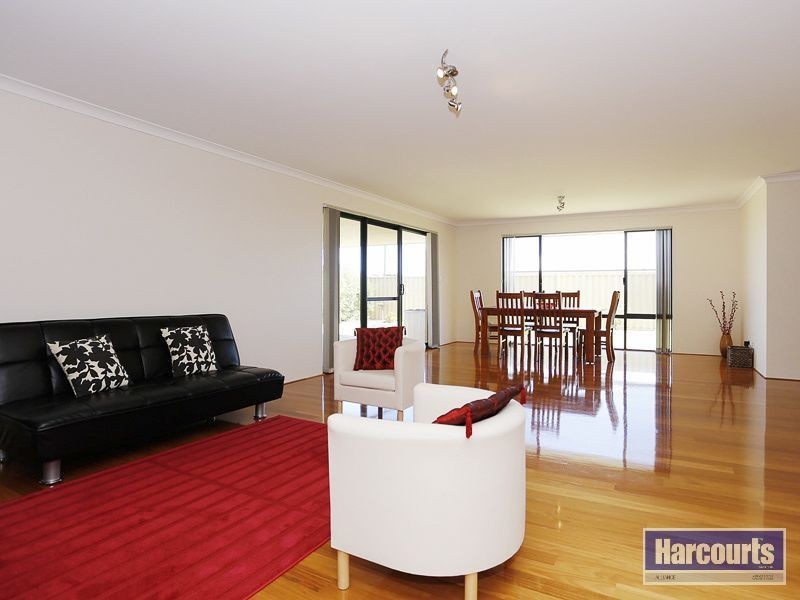 11 Ginsburg Turn, Tapping WA 6065