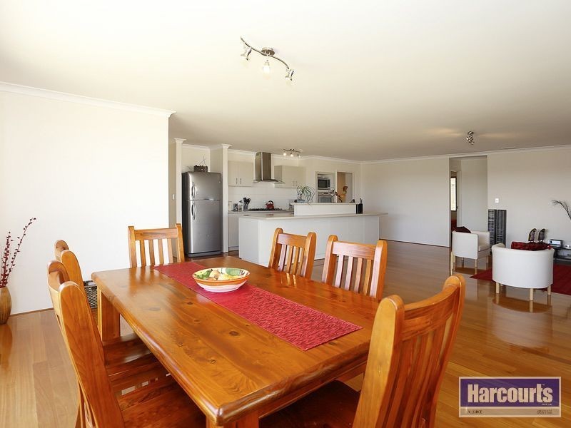 11 Ginsburg Turn, Tapping WA 6065