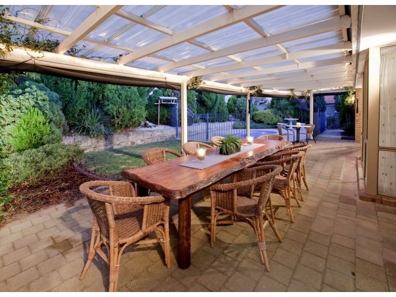 16 Camarino Drive, Woodvale WA 6026