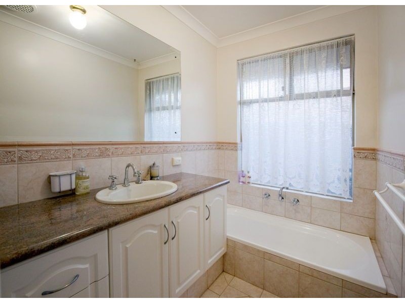 16 Camarino Drive, Woodvale WA 6026