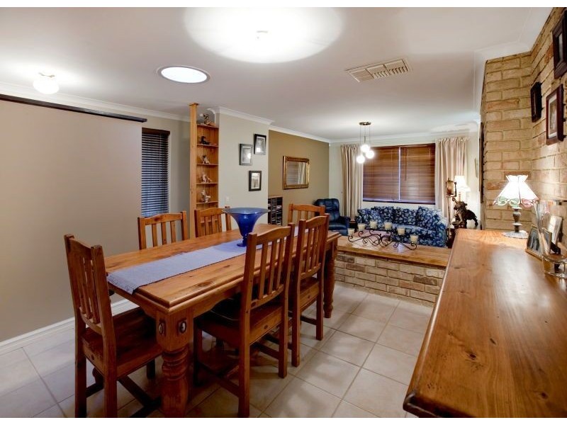 16 Camarino Drive, Woodvale WA 6026