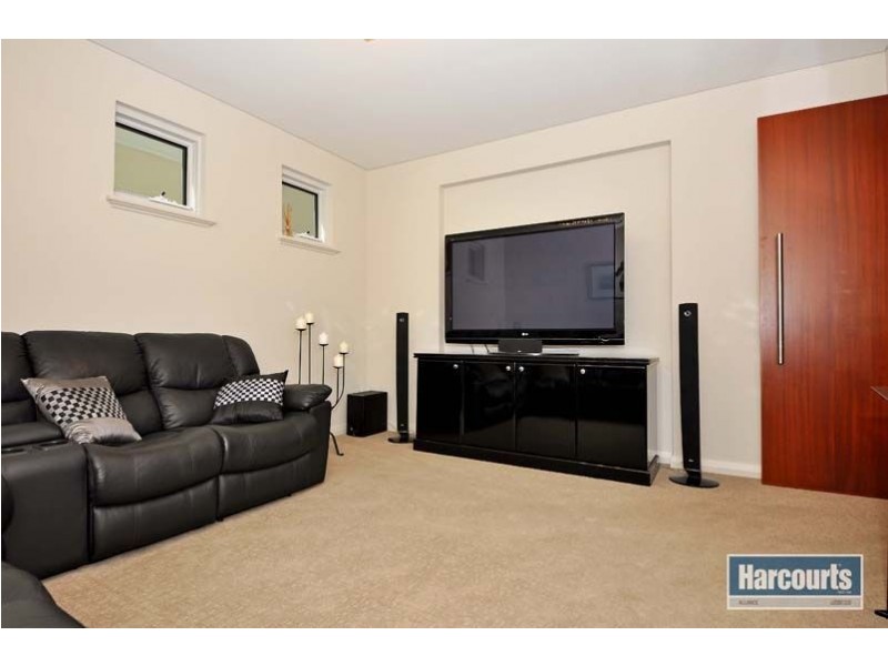 12 Tahiti Lane, Hillarys WA 6025