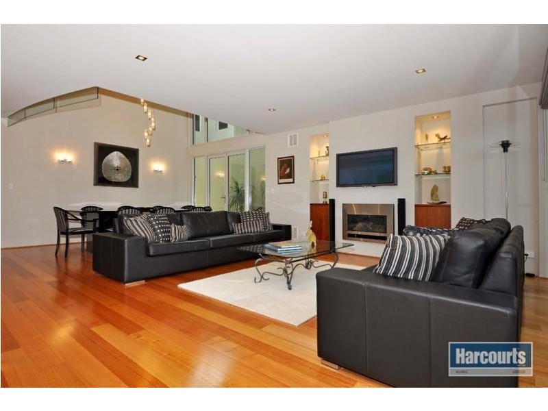 12 Tahiti Lane, Hillarys WA 6025