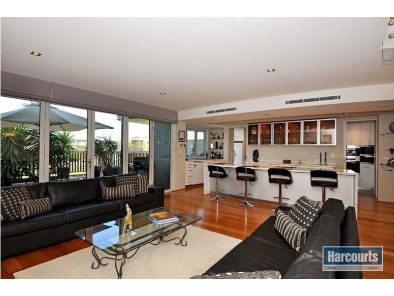 12 Tahiti Lane, Hillarys WA 6025