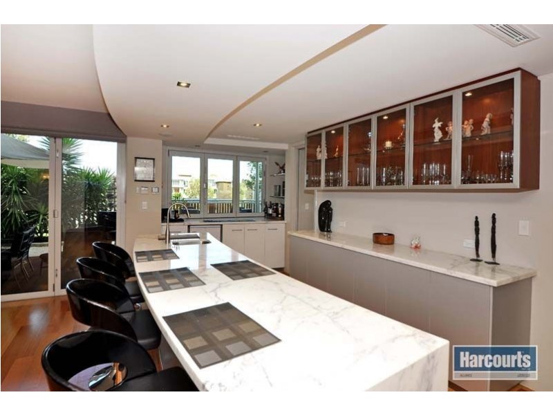 12 Tahiti Lane, Hillarys WA 6025