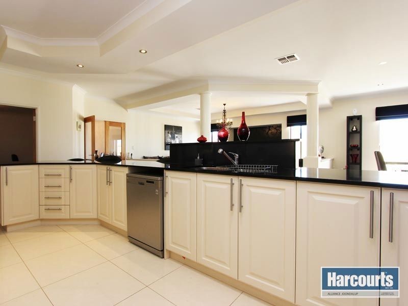 5 Skye Place, Banksia Grove WA 6031