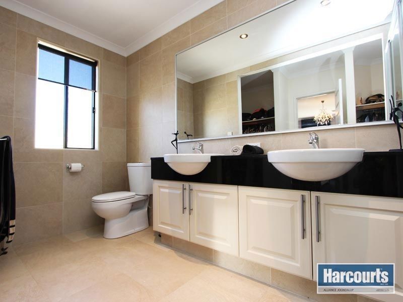 5 Skye Place, Banksia Grove WA 6031