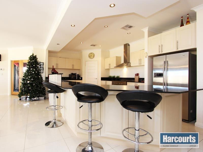 5 Skye Place, Banksia Grove WA 6031