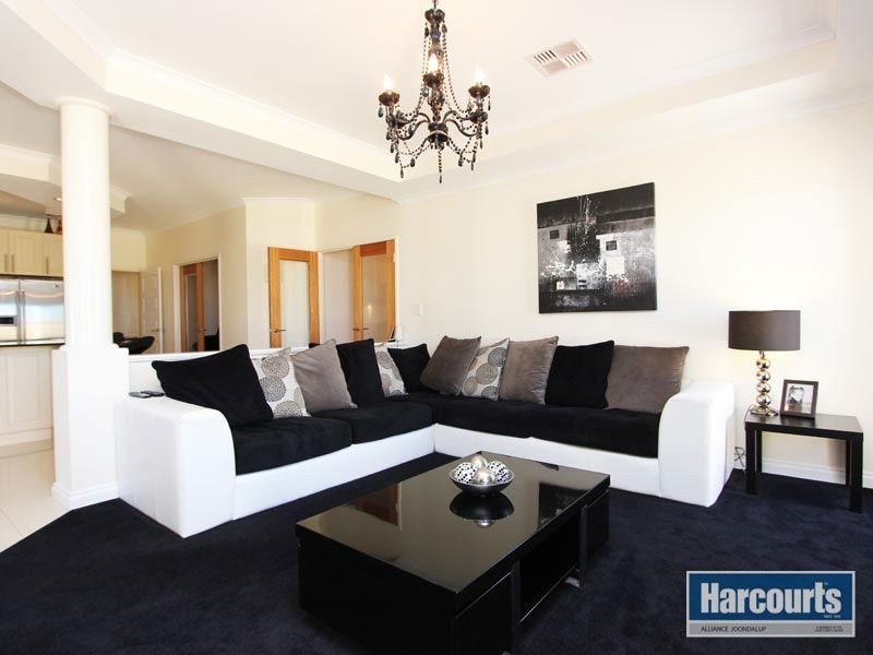 5 Skye Place, Banksia Grove WA 6031