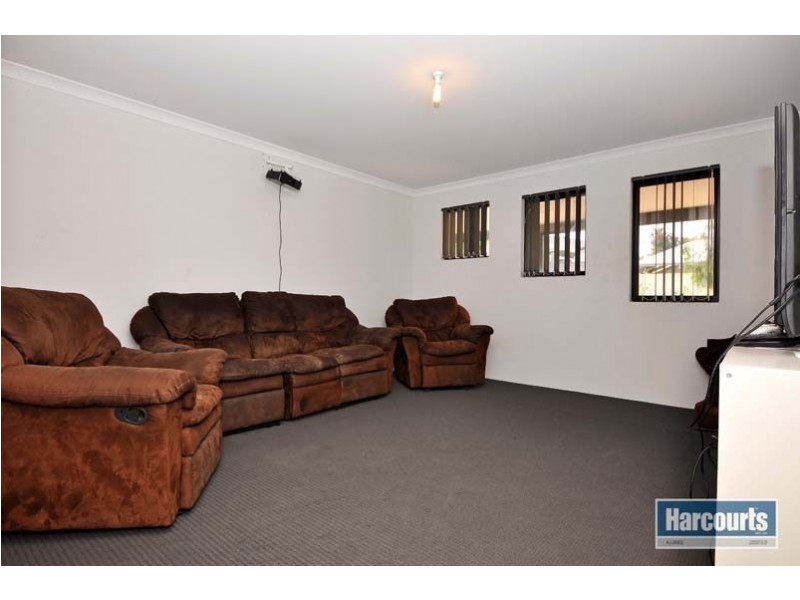 42 Fineview Crescent, Carramar WA 6031