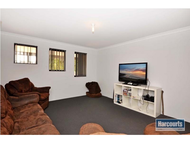 42 Fineview Crescent, Carramar WA 6031