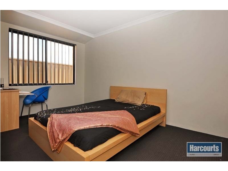 42 Fineview Crescent, Carramar WA 6031