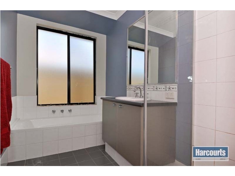 42 Fineview Crescent, Carramar WA 6031