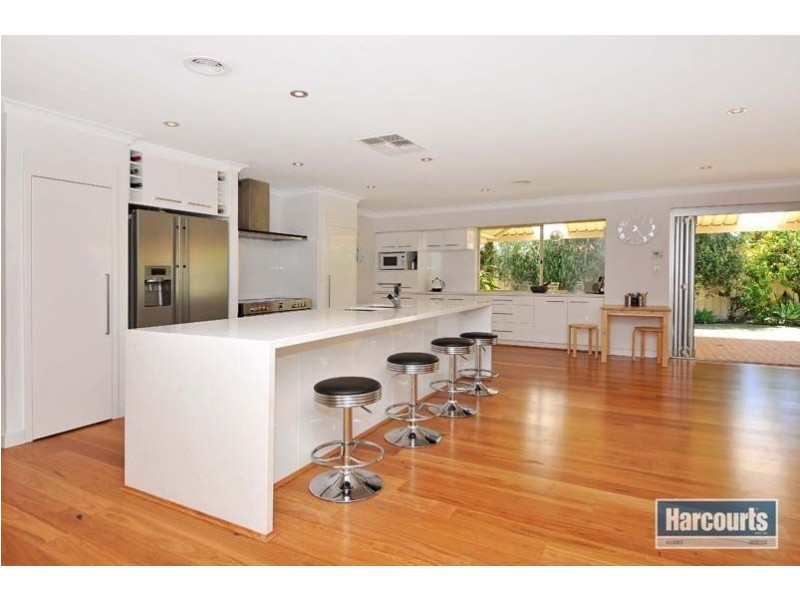 11 Majestic Place, Connolly WA 6027