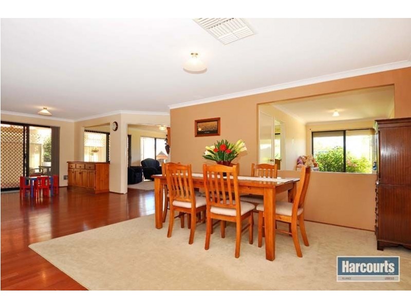 70 Macnaughton Crescent, Kinross WA 6028