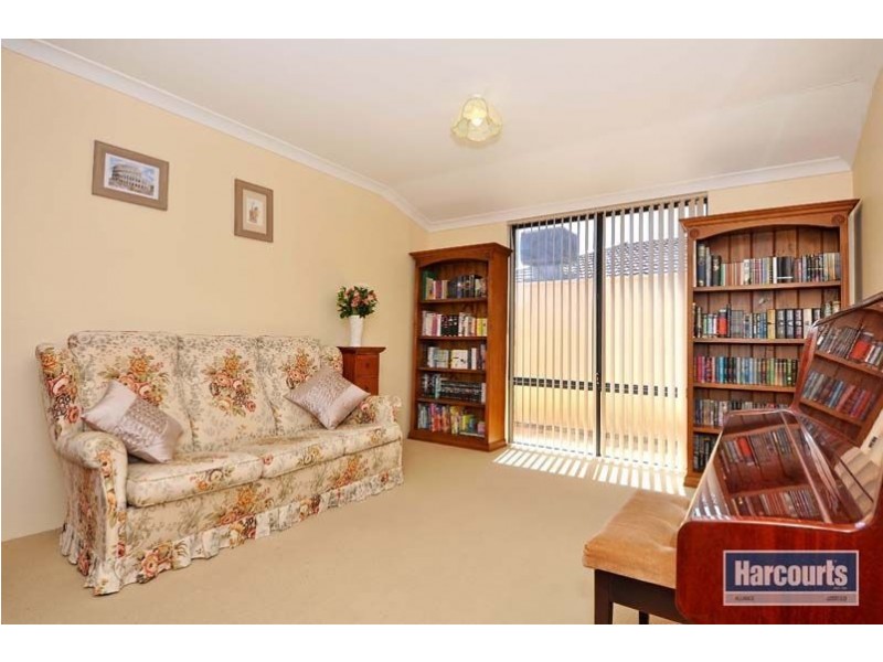 70 Macnaughton Crescent, Kinross WA 6028