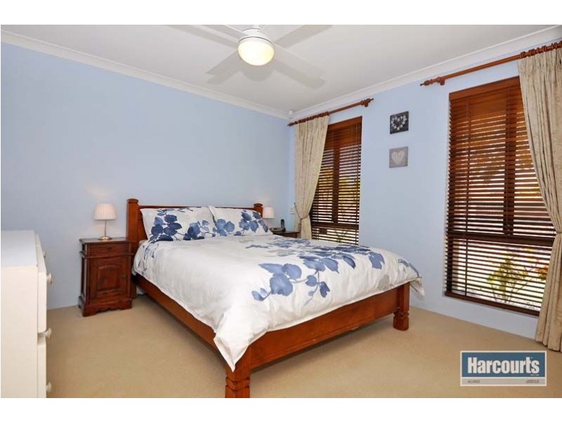 70 Macnaughton Crescent, Kinross WA 6028