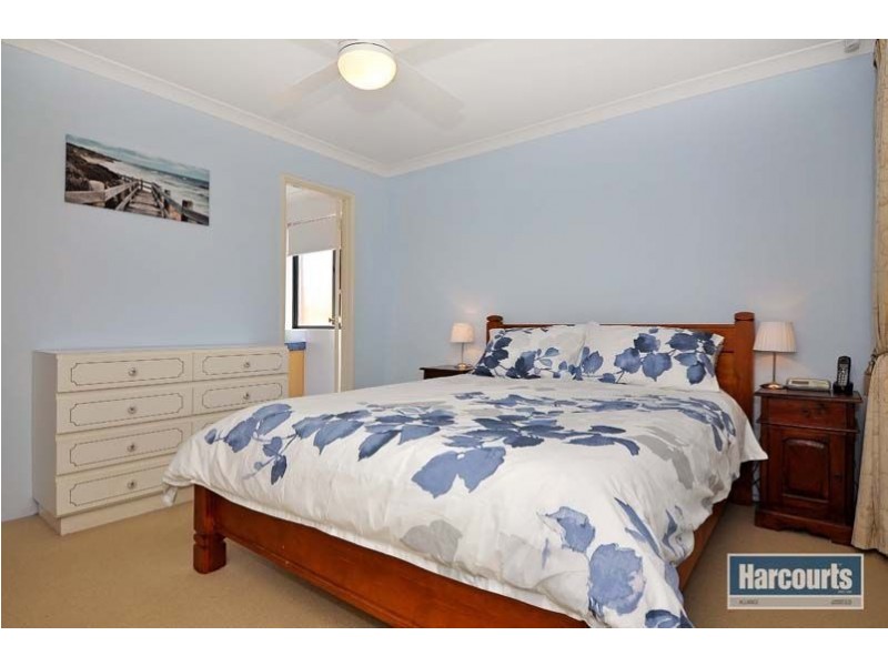 70 Macnaughton Crescent, Kinross WA 6028